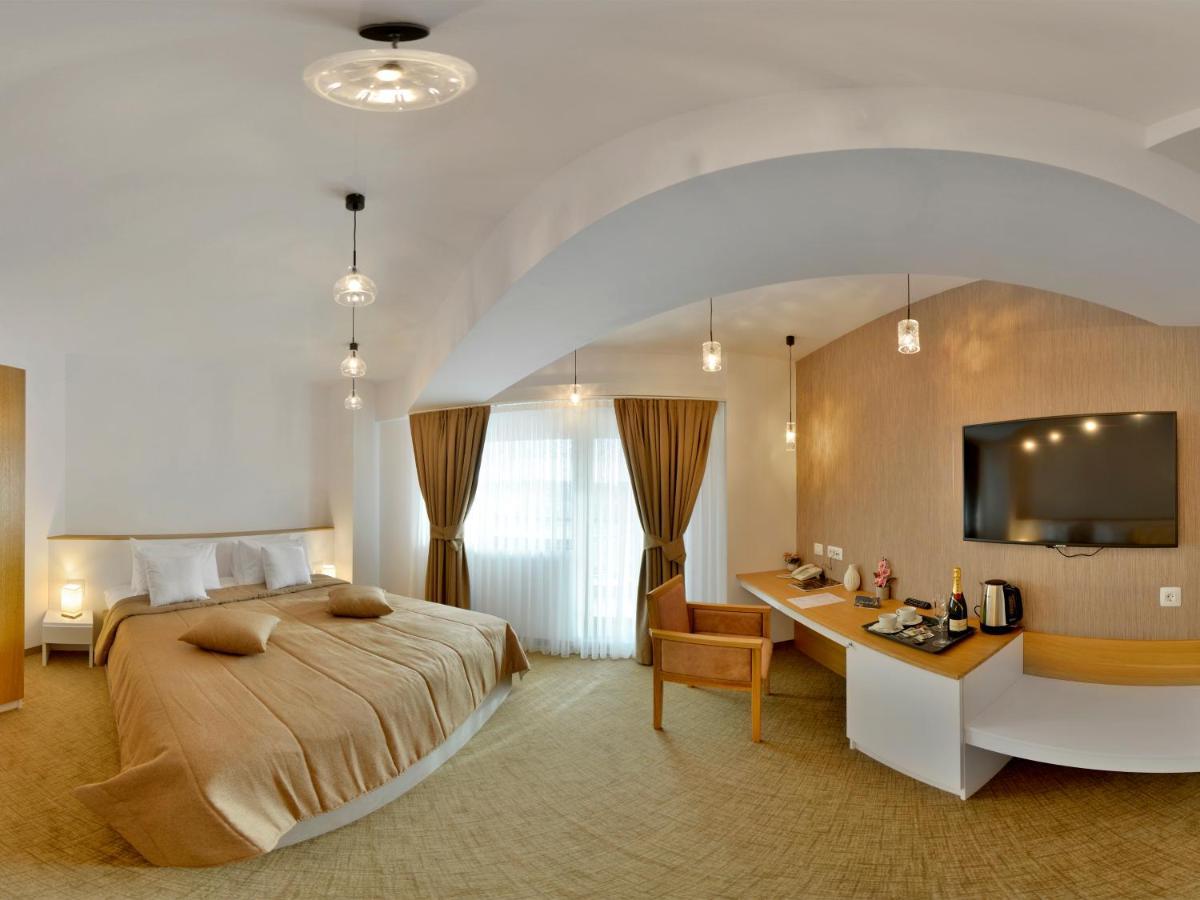 Hotel Condor Tulcea Exterior photo
