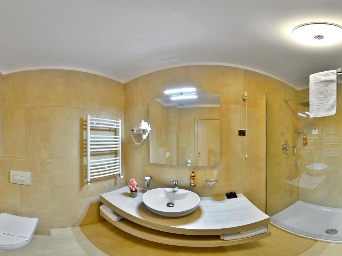Hotel Condor Tulcea Exterior photo