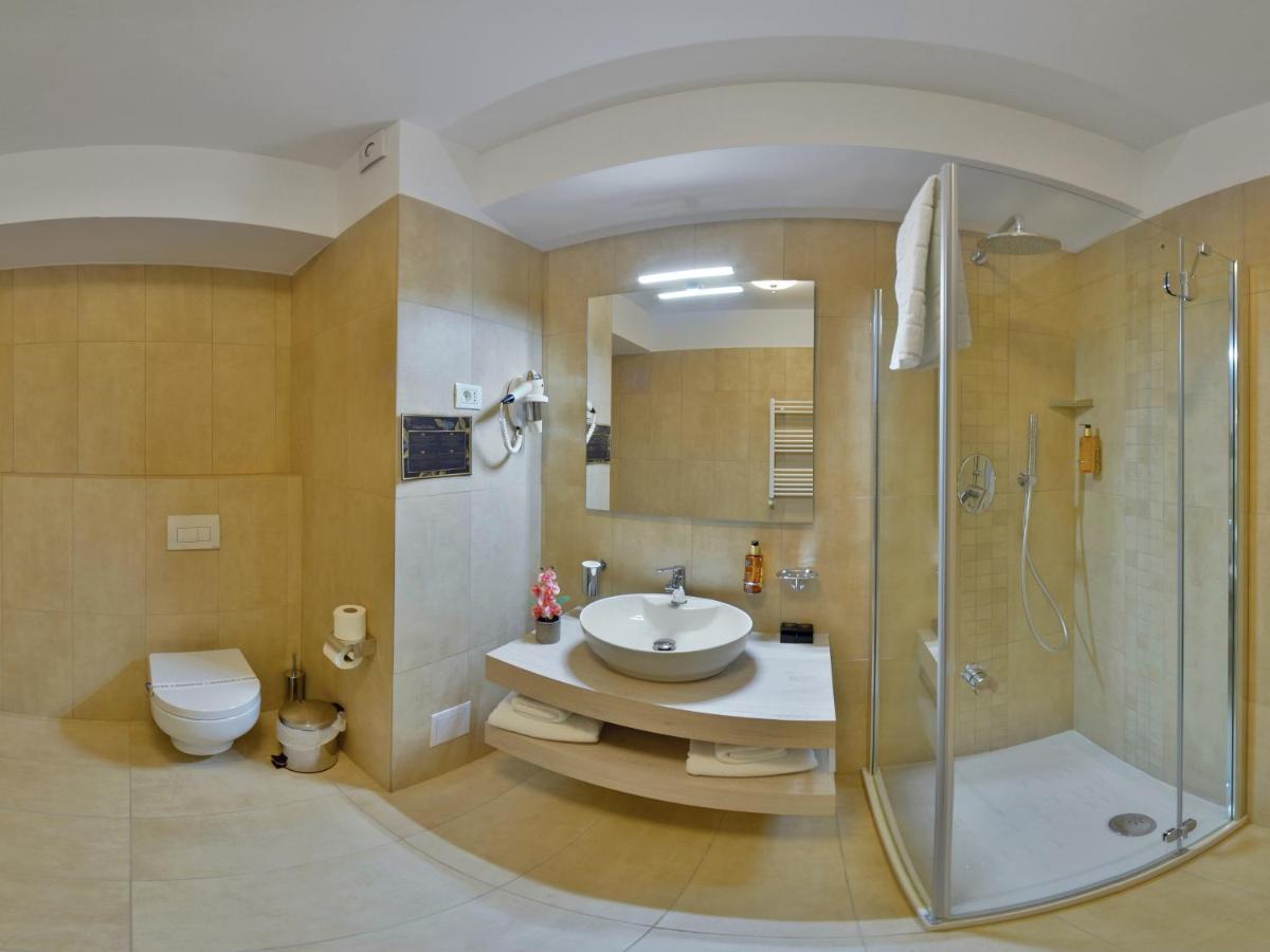 Hotel Condor Tulcea Exterior photo