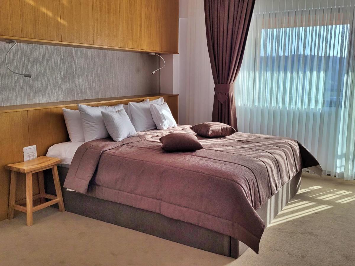 Hotel Condor Tulcea Exterior photo